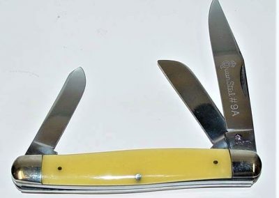 "#9A, Queen, stockman, 3 blade, amber handles, brass liners, NS bolsters, Queen Steel #9A etch, Q STEEL tang stamp, 4”"