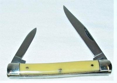 "#42, Queen, small serpentine, 2 blade, amber handles, brass liners, NS bolsters, no etch, QUEEN STEEL tang stamp, 2-5/8”"
