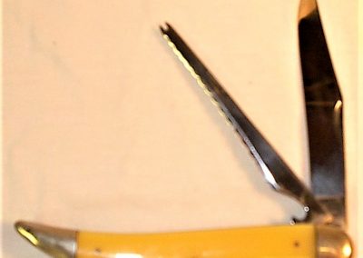 "#46, Queen, fish knife, 2 blade, amber handles w/out sharpening stone, brass liners, NS bolster, no etch, Q STEEL tang stamp w/secondary blade hook disgorger & scaler, 5”"