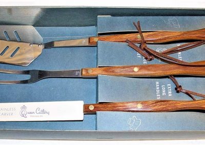 "BBQ set, rosewood handles, no etch, Queen STAINLESS tang stamp"