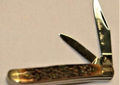 "#8375, Queen, Master cutler peanut, Rogers bone handles, 4th edition master cutler, 3000 manufactured in 1981"