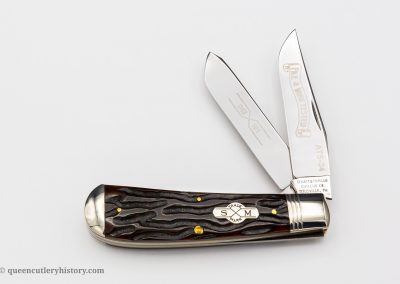 "Schatt & Morgan File & Wire Series I-4, #042101, 2-blade, jigged burnt red bone handles with shield, brass liners, NS coined bolsters, blade etch, 4 1/8""
