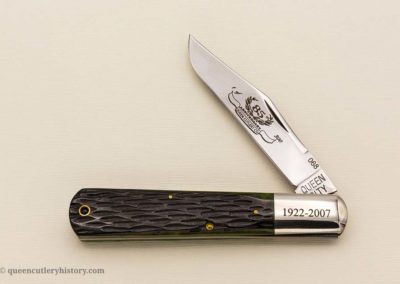 "Queen, daddy barlow, 1 blade, jigged green bone handles, brass liners, NS bolster with 1922-2007 engraving, Stanhope lens, 85th Anniversary, 1 of 300 laser engraving, Queen City tang stamp, 5""