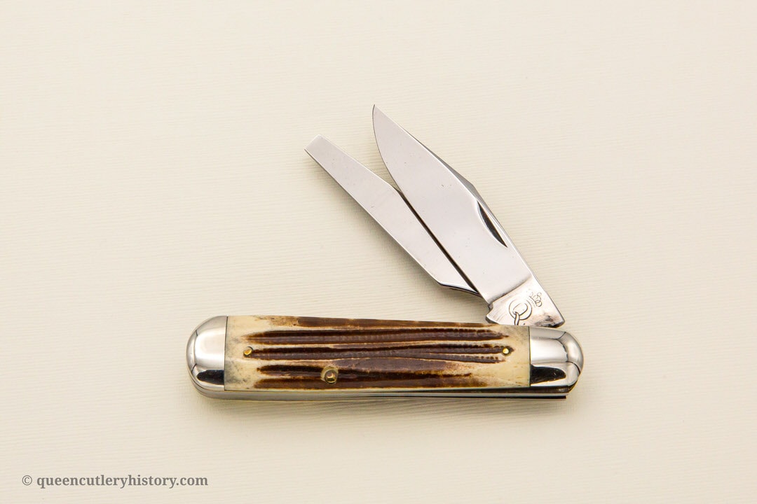 Queen Cutlery Co. #46 Fish Knife in Winterbottom Bone: 5 1/8” closed;  1955-1957, QUEEN STEEL tang